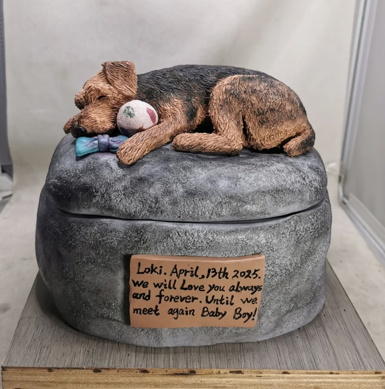 Custom Pet Memorial Urns - Pet Design Urn Art